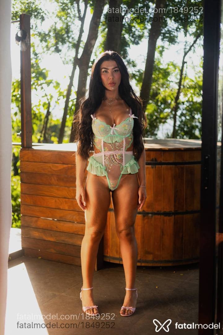 Acompanhante mulher com cabelo castanho de olhos castanhos em Rio de Janeiro - Júlia Torres