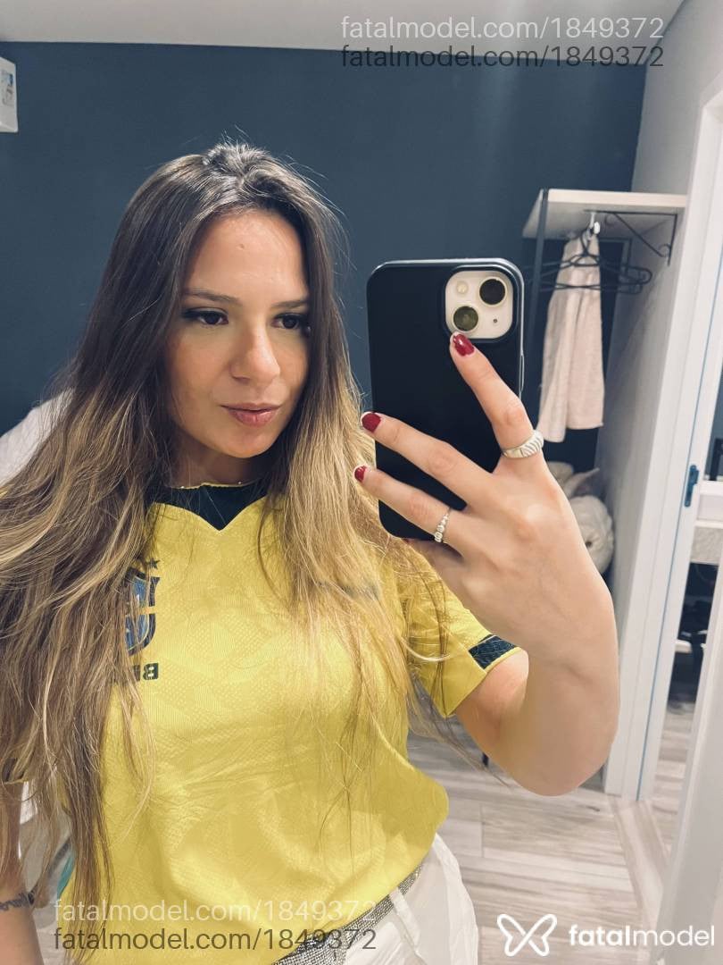 Acompanhante mulher loira (o) de olhos castanhos em Guarapuava - Safira