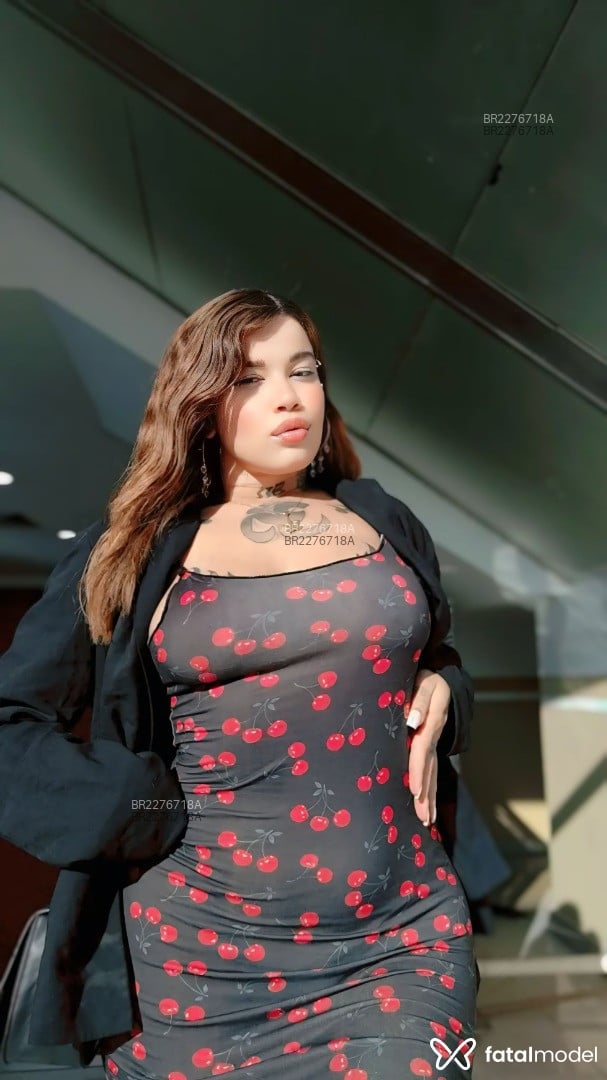 Acompanhante mulher com cabelo castanho de olhos castanhos em Rio de Janeiro Acompanhante mulher com cabelo castanho de olhos castanhos em Rio de Janeiro - Mamamith