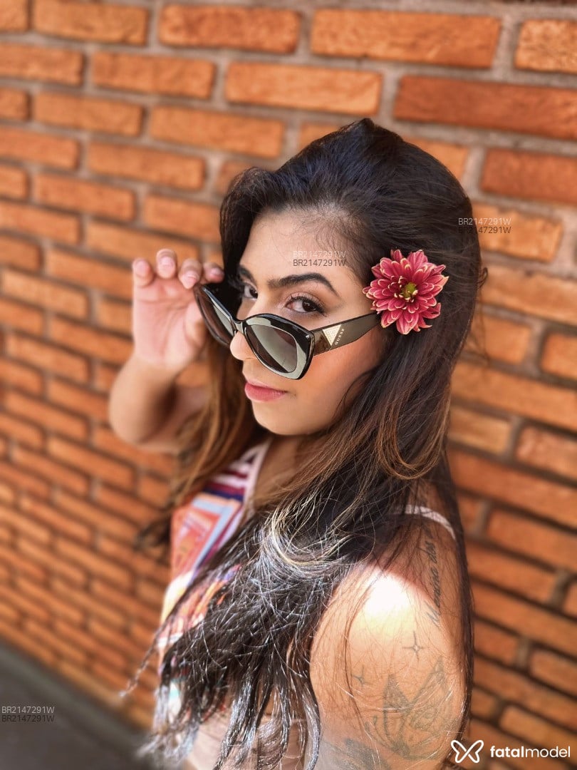 Acompanhante mulher com cabelo castanho de olhos castanhos em Ribeirão Preto Acompanhante mulher com cabelo castanho de olhos castanhos em Ribeirão Preto - Carla Alencar
