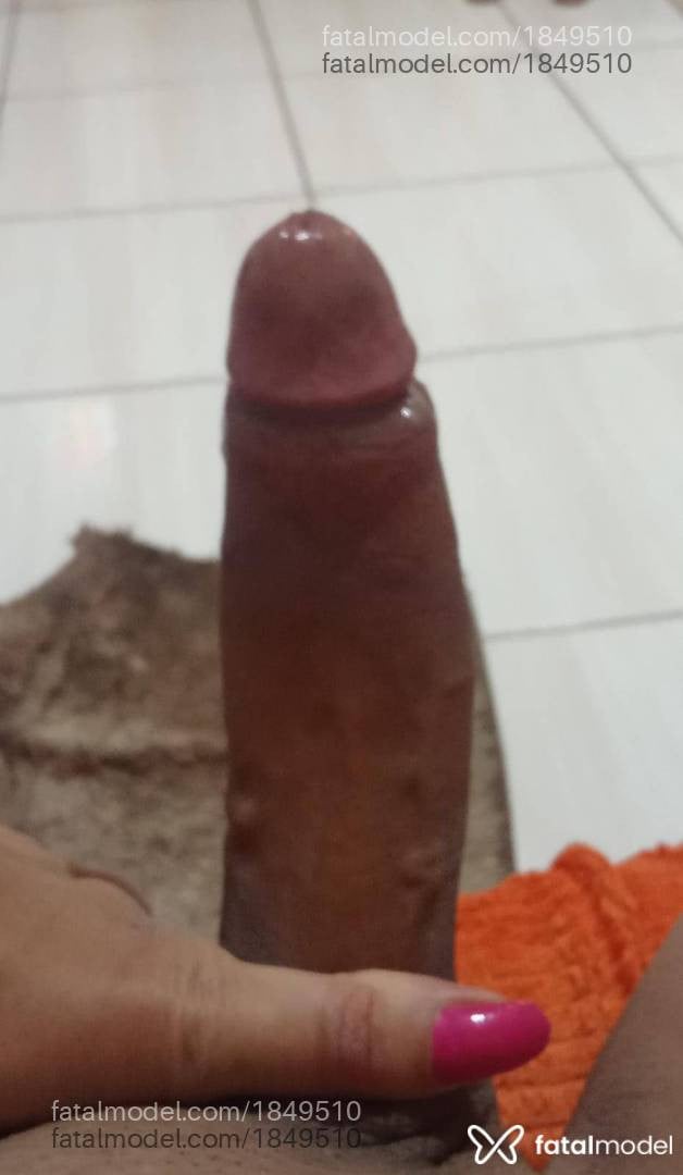 Acompanhante mulher trans com cabelo castanho de olhos castanhos - Karine
