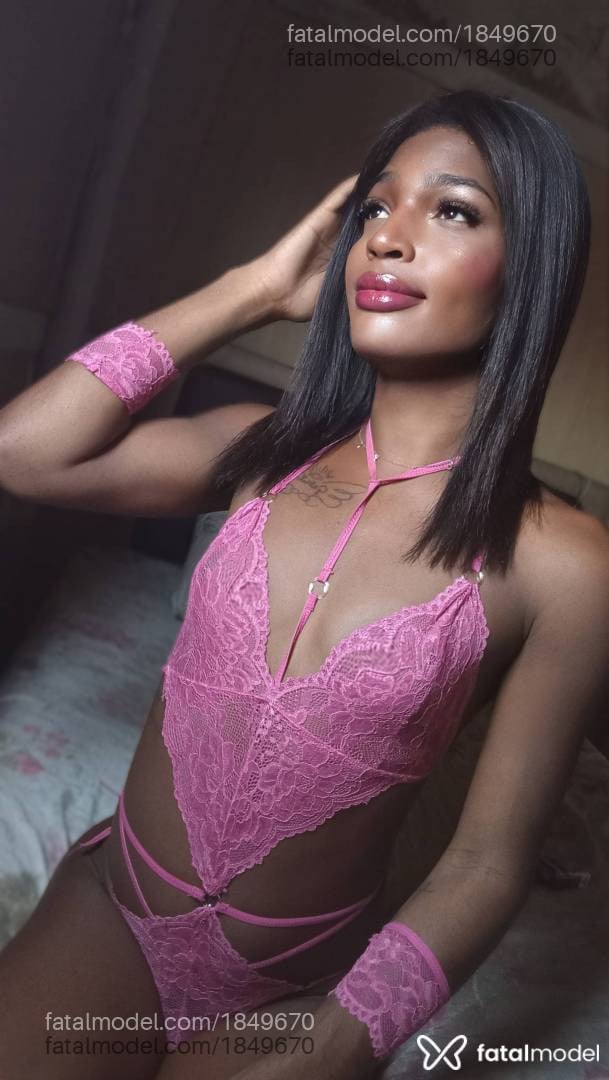 Acompanhante mulher trans morena (o) de olhos castanhos - Pretinhadoabc