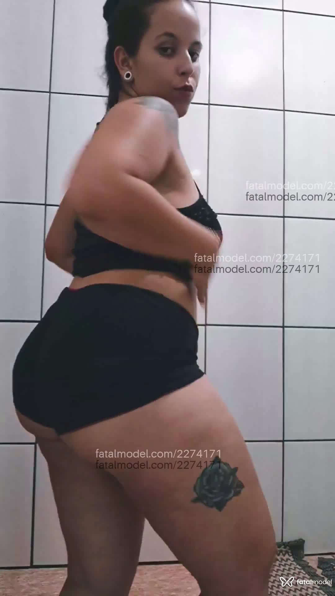 Acompanhante mulher com cabelo castanho de olhos castanhos em Virtual - Catarina