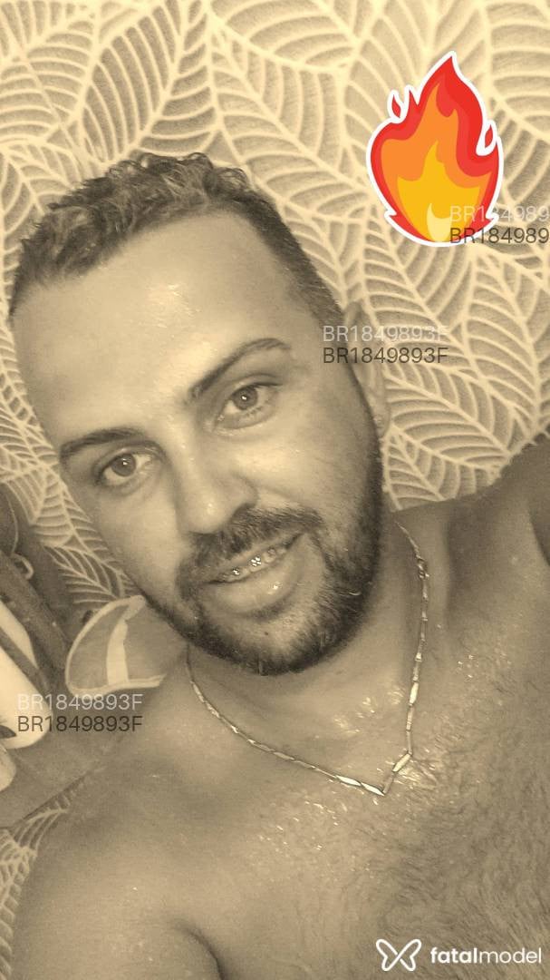 Acompanhante homem com cabelo castanho de olhos verdes em São Carlos - Pradin