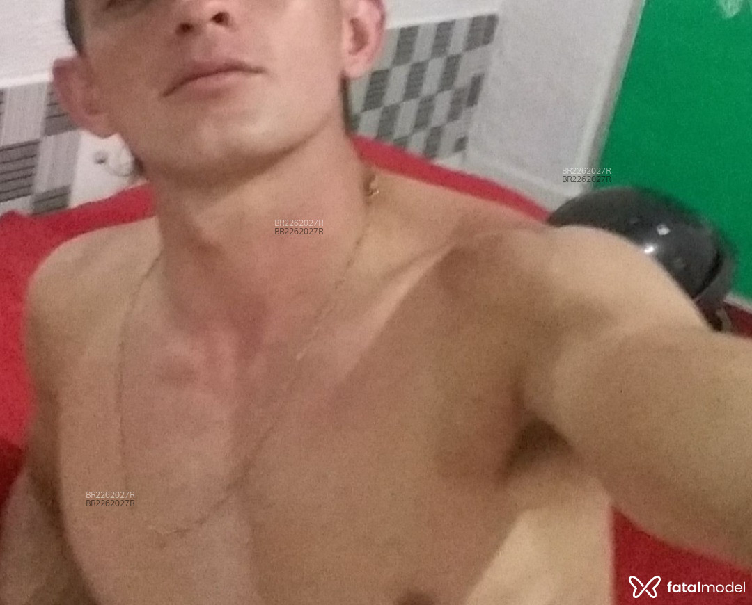 Acompanhante homem com cabelo castanho de olhos verdes em Balsas - Galego