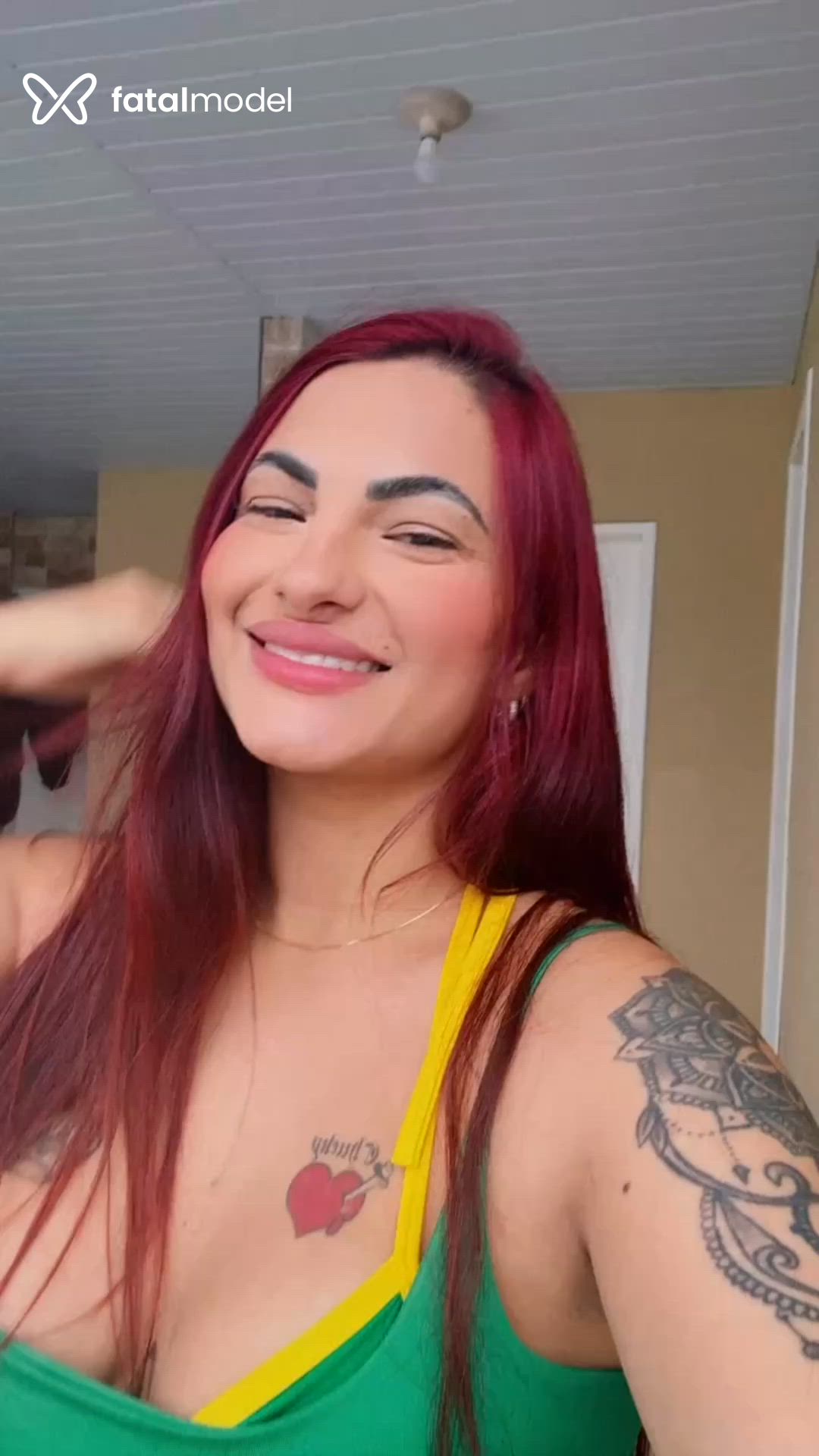 Acompanhante mulher ruiva (o) de olhos castanhos em Jaraguá do Sul - Vivi Guedes
