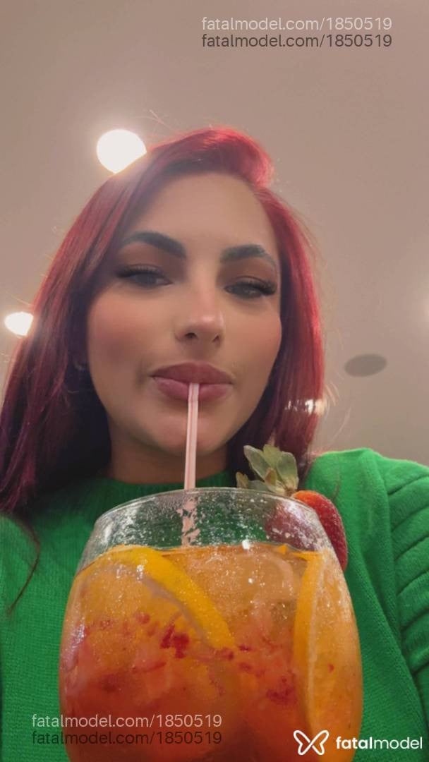 Acompanhante mulher com cabelo castanho de olhos castanhos em Jaraguá do Sul - Vivi Guedes