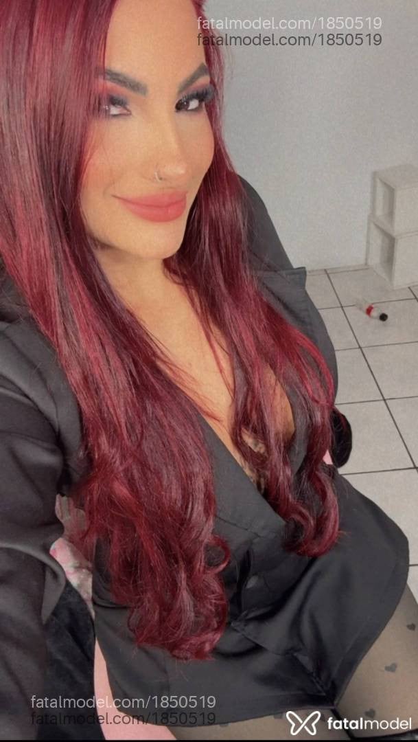 Acompanhante mulher com cabelo castanho de olhos castanhos em Florianópolis - Vivi Guedes