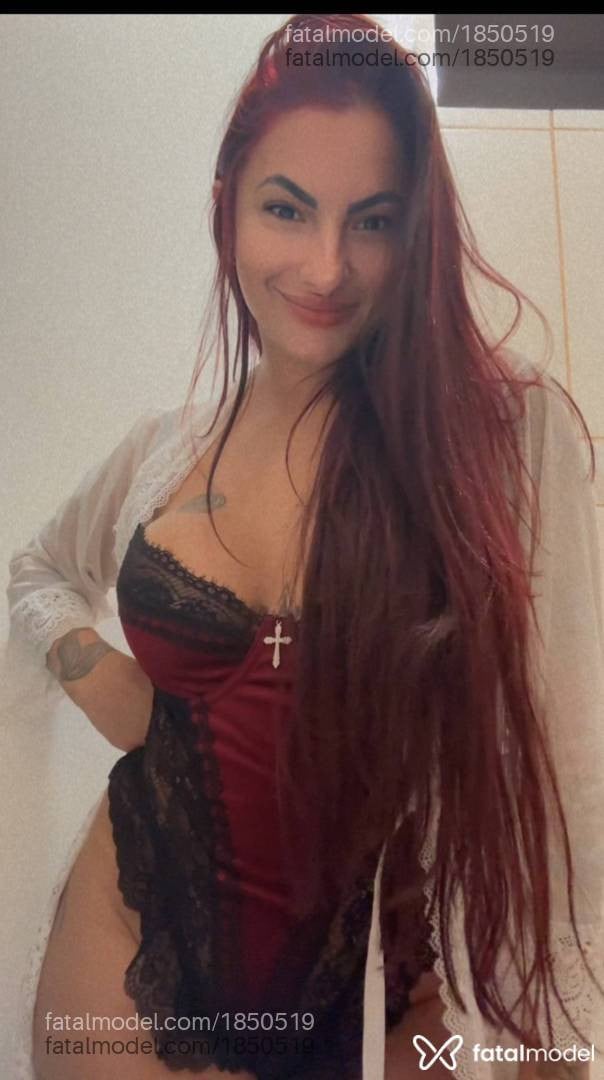 Acompanhante mulher com cabelo castanho de olhos castanhos em Jaraguá do Sul - Vivi Guedes