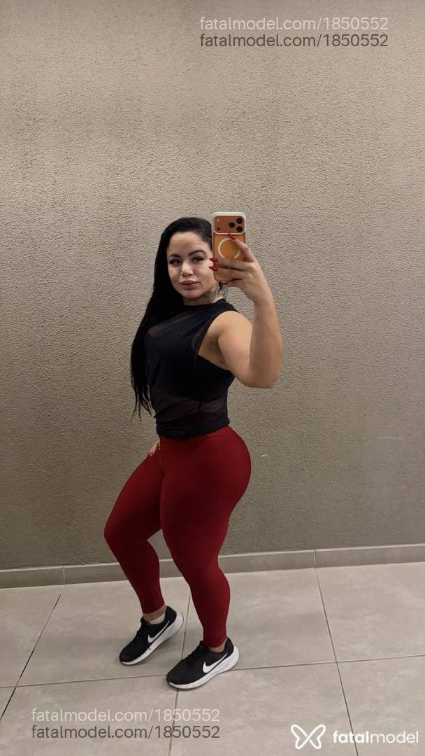 Acompanhante mulher morena (o) de olhos castanhos - Bia Florença