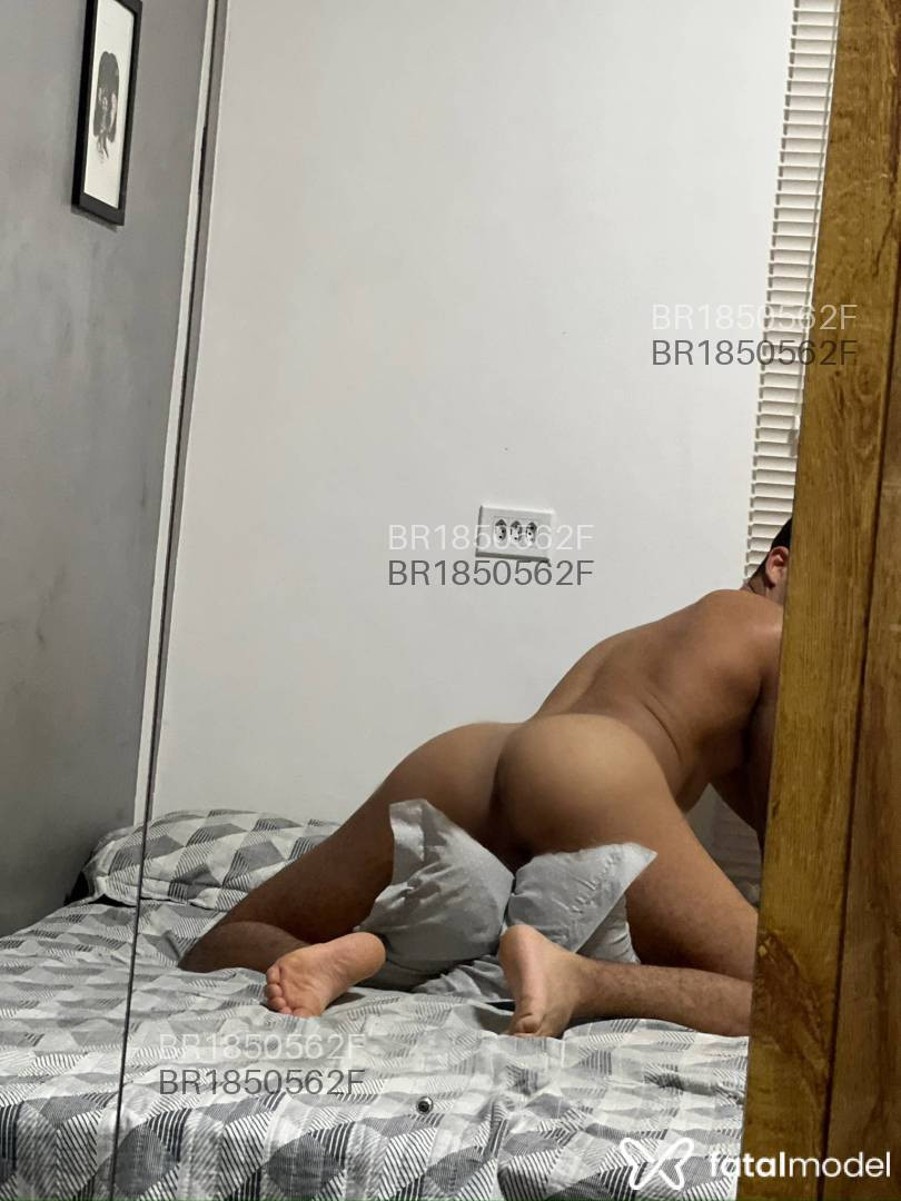 Acompanhante homem morena (o) de olhos castanhos em Virtual Acompanhante homem morena (o) de olhos castanhos em Virtual - Kaliel