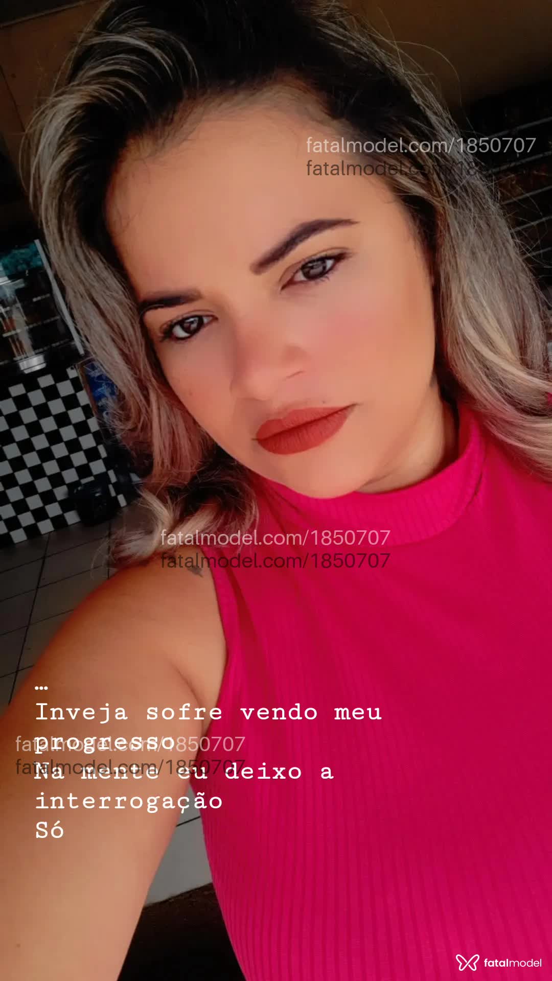 Acompanhante mulher loira (o) de olhos pretos em Presidente Médici Acompanhante mulher loira (o) de olhos pretos em Presidente Médici - Bia Brits
