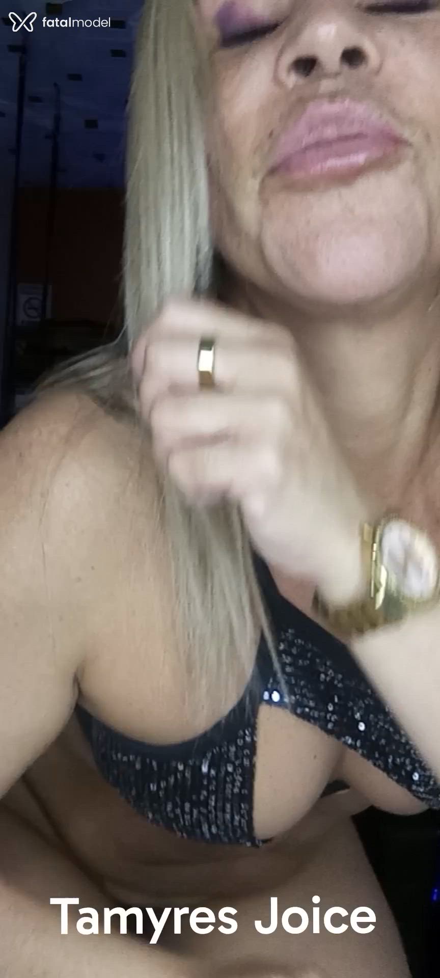 Acompanhante mulher loira (o) de olhos castanhos - Tamyres Joice Acompanhante mulher loira (o) de olhos castanhos - Tamyres Joice