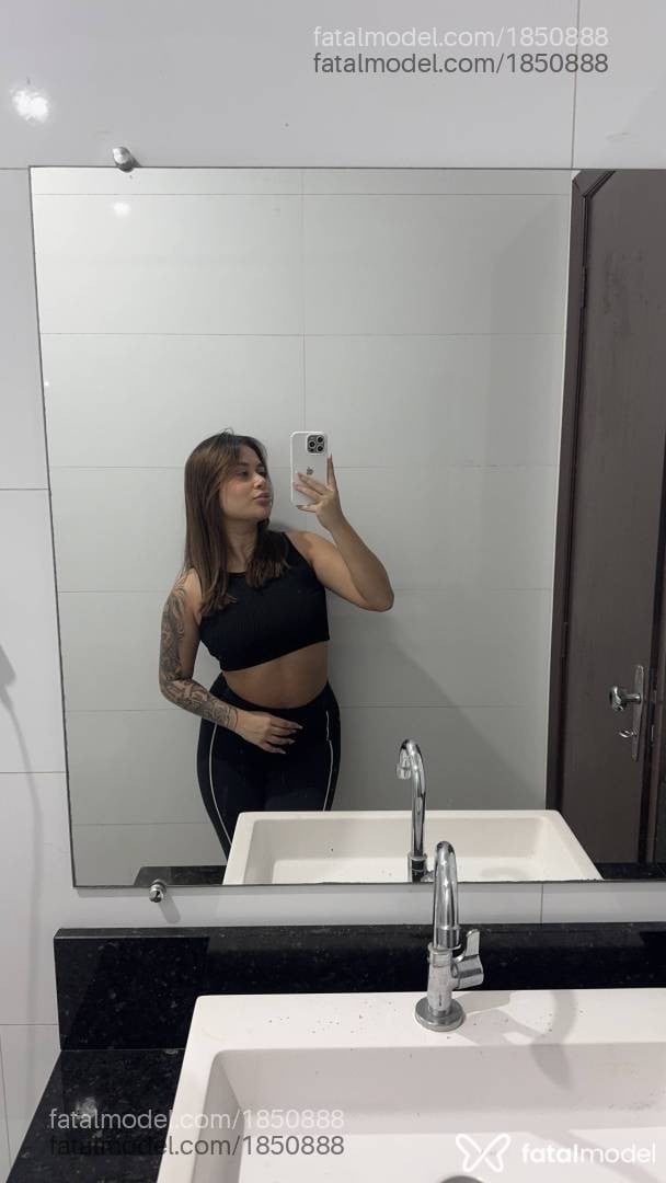 Acompanhante mulher loira (o) de olhos castanhos em Rio do Sul - Ágatha Dias