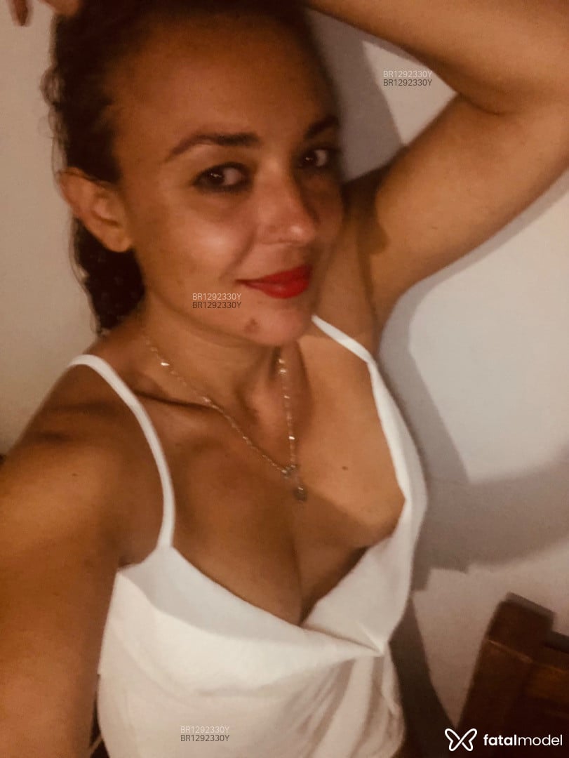 Acompanhante mulher com cabelo castanho de olhos castanhos em Rolim de Moura - Advogada