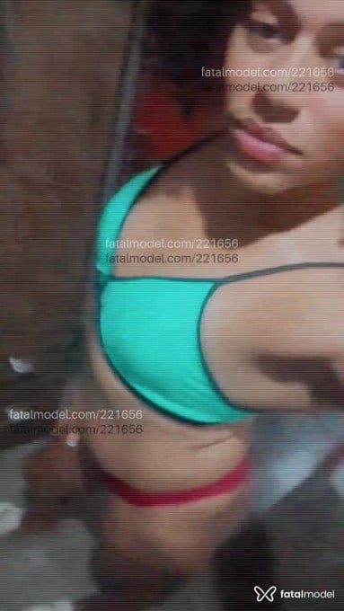 Acompanhante mulher trans com cabelo castanho de olhos castanhos em Araçatuba - Myrella Bellon