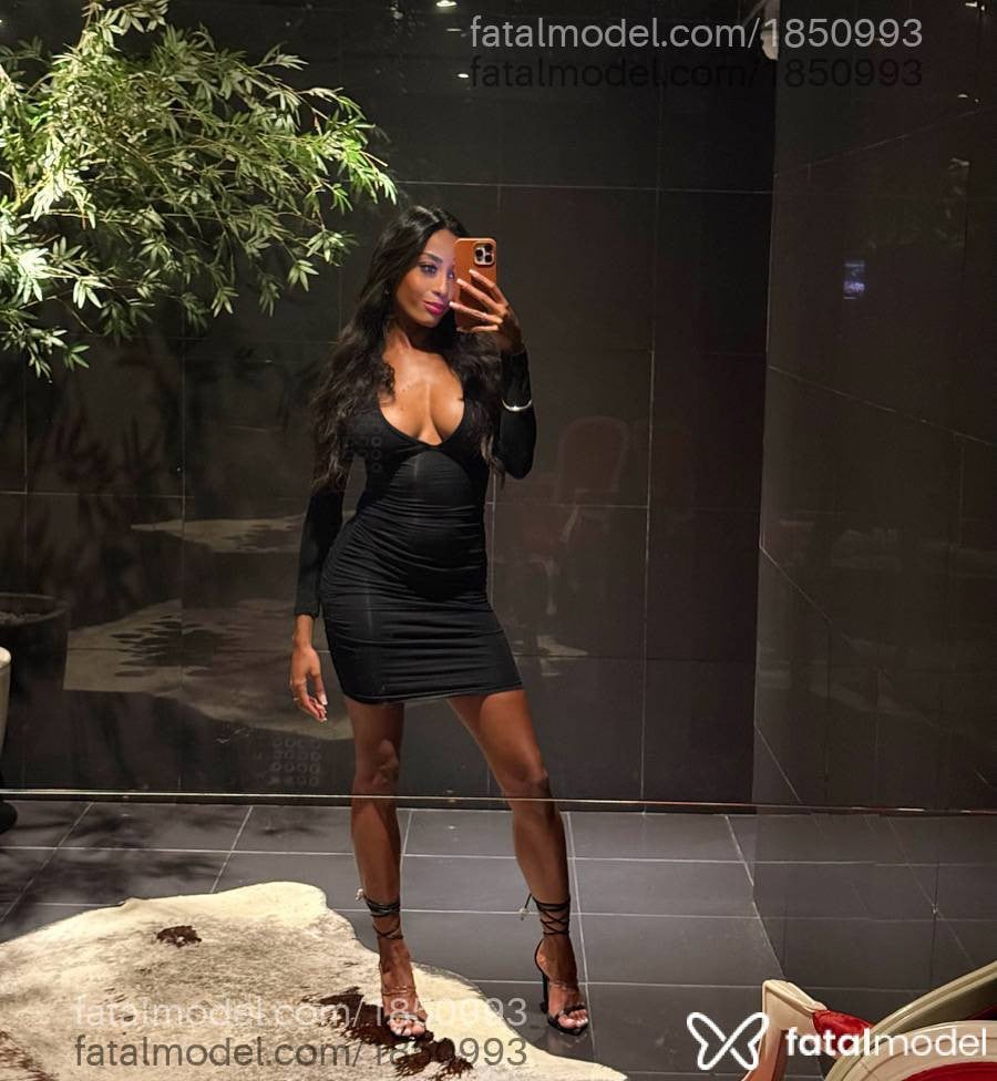 Acompanhante mulher morena (o) de olhos pretos em São Paulo - Taai morena