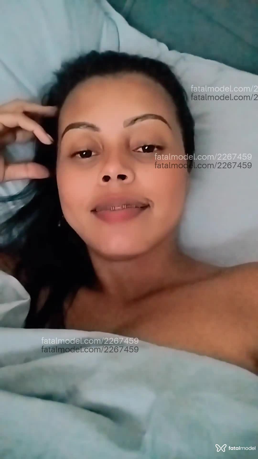 Acompanhante mulher com cabelo castanho de olhos pretos em Virtual Acompanhante mulher com cabelo castanho de olhos pretos em Virtual - Sueven