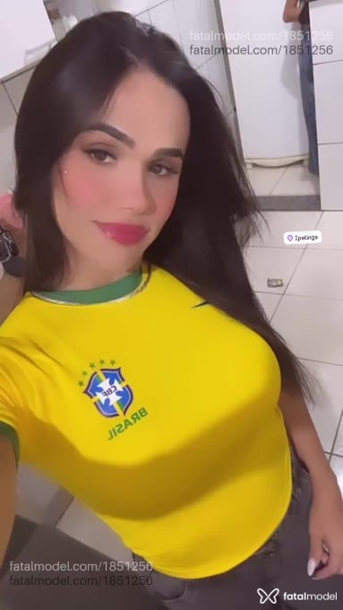 Acompanhante mulher trans morena (o) de olhos castanhos em Nova Serrana Acompanhante mulher trans morena (o) de olhos castanhos em Nova Serrana - Yasmin