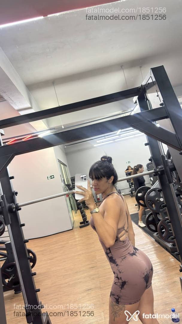 Acompanhante mulher trans morena (o) de olhos castanhos - Yasmin