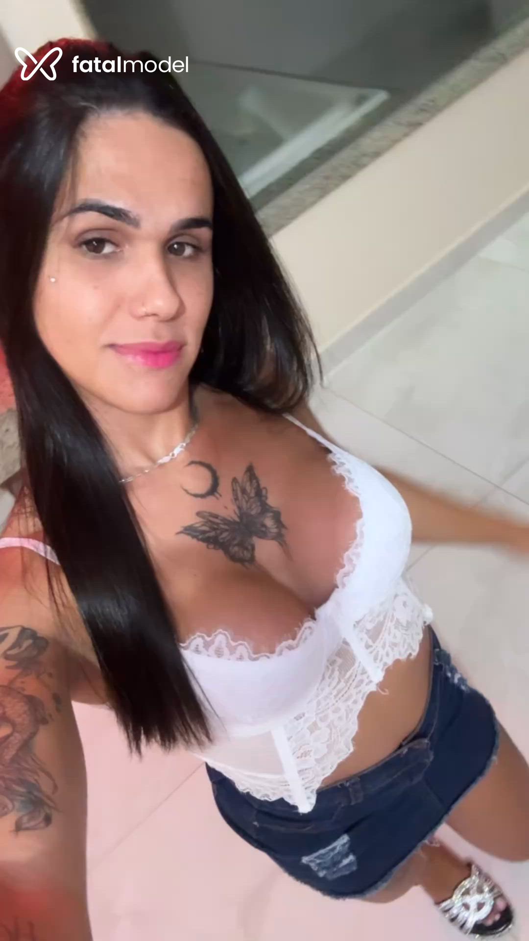 Acompanhante mulher trans morena (o) de olhos castanhos - Yasmin