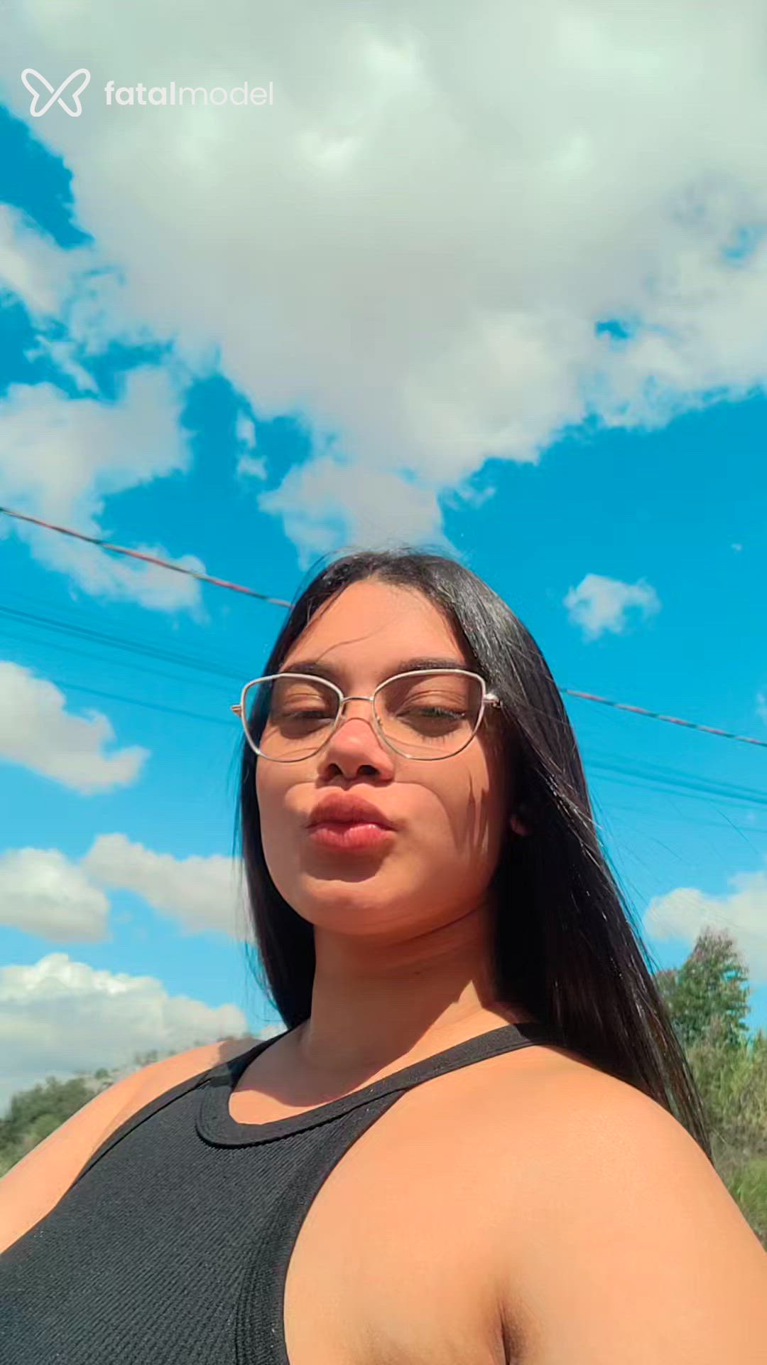 Acompanhante mulher morena (o) de olhos pretos - Liz Maria Acompanhante mulher morena (o) de olhos pretos - Liz Maria