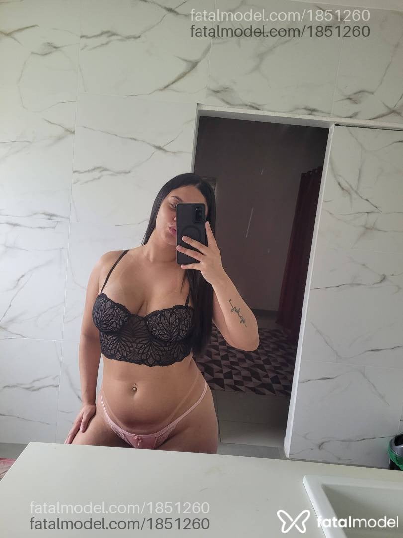 Acompanhante mulher morena (o) de olhos pretos - Liz Maria
