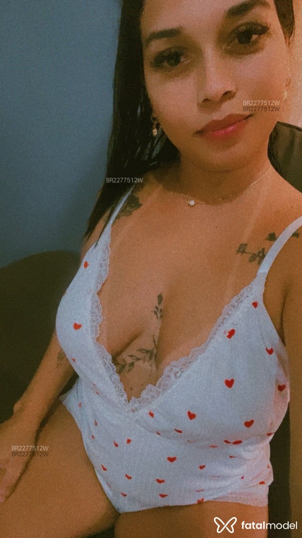 Acompanhante mulher com cabelo castanho de olhos castanhos em Água Clara - Sintia