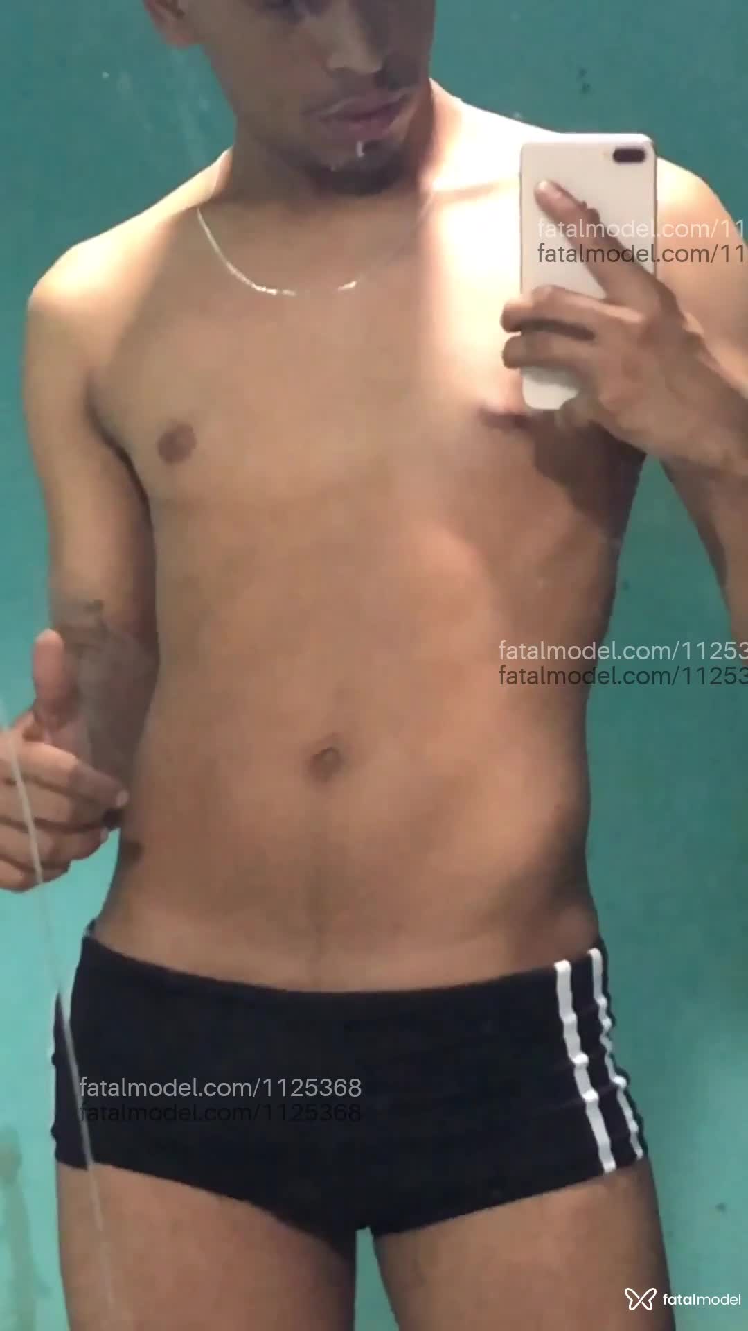 Acompanhante homem com cabelo castanho de olhos pretos em Garanhuns Acompanhante homem com cabelo castanho de olhos pretos em Garanhuns - ítallox
