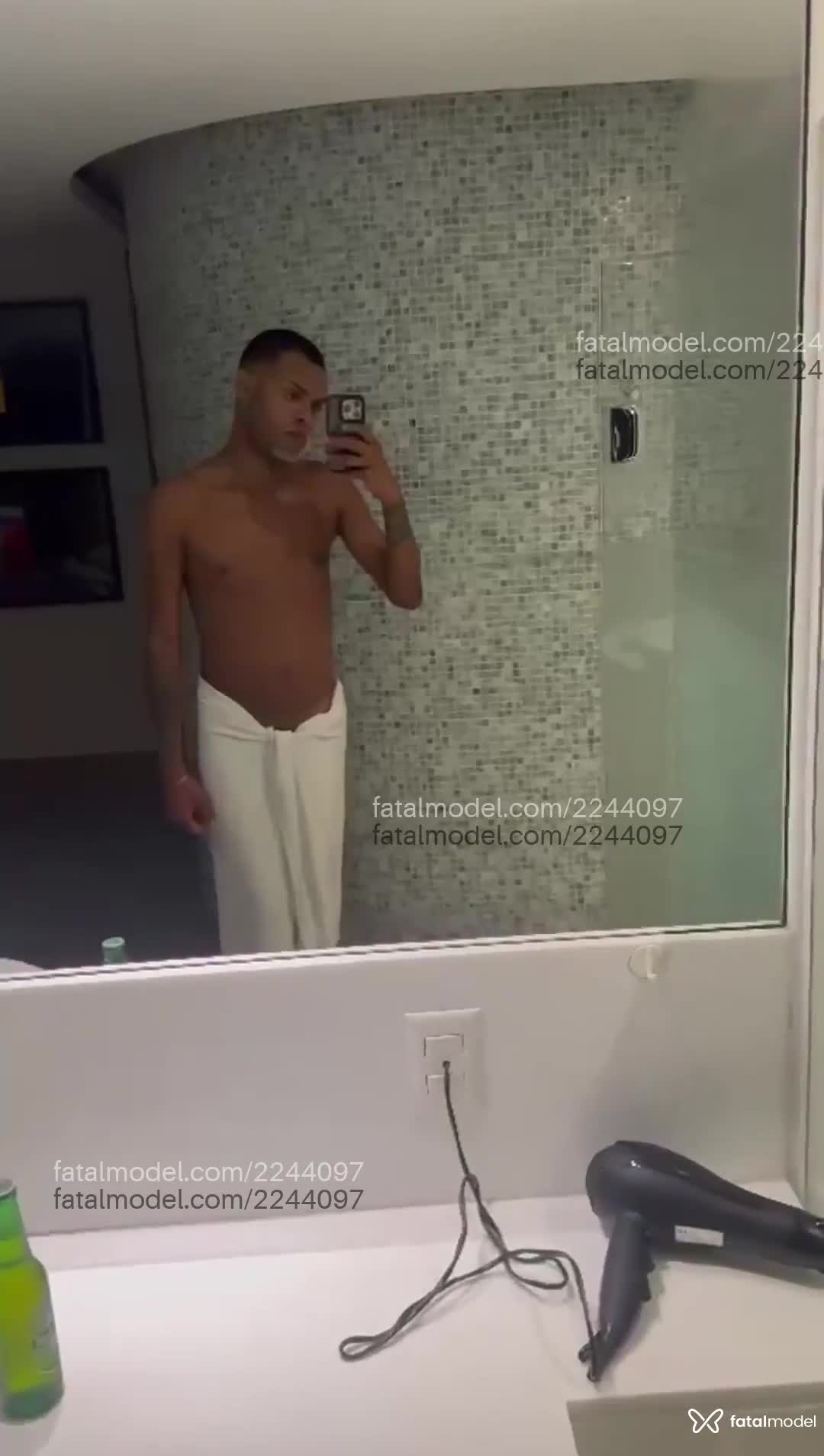 Acompanhante homem morena (o) de olhos castanhos em Rio de Janeiro - Miguel