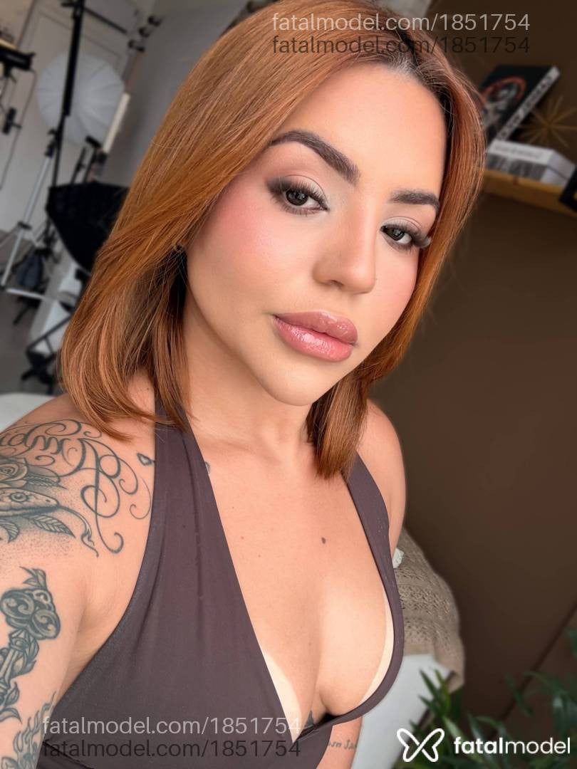 Acompanhante mulher ruiva (o) de olhos pretos - Kauany Bragança