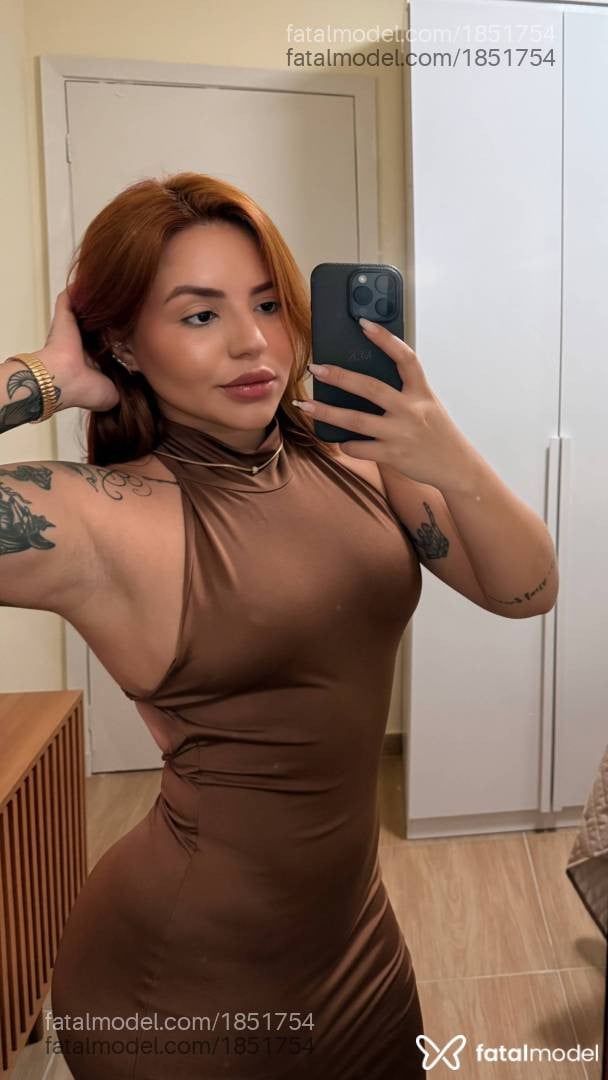 Acompanhante mulher ruiva (o) de olhos pretos - Kauany Bragança
