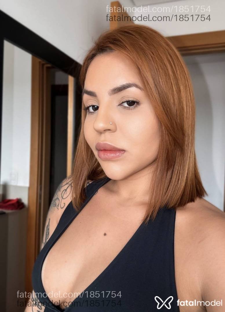 Acompanhante mulher ruiva (o) de olhos pretos - Kauany Bragança