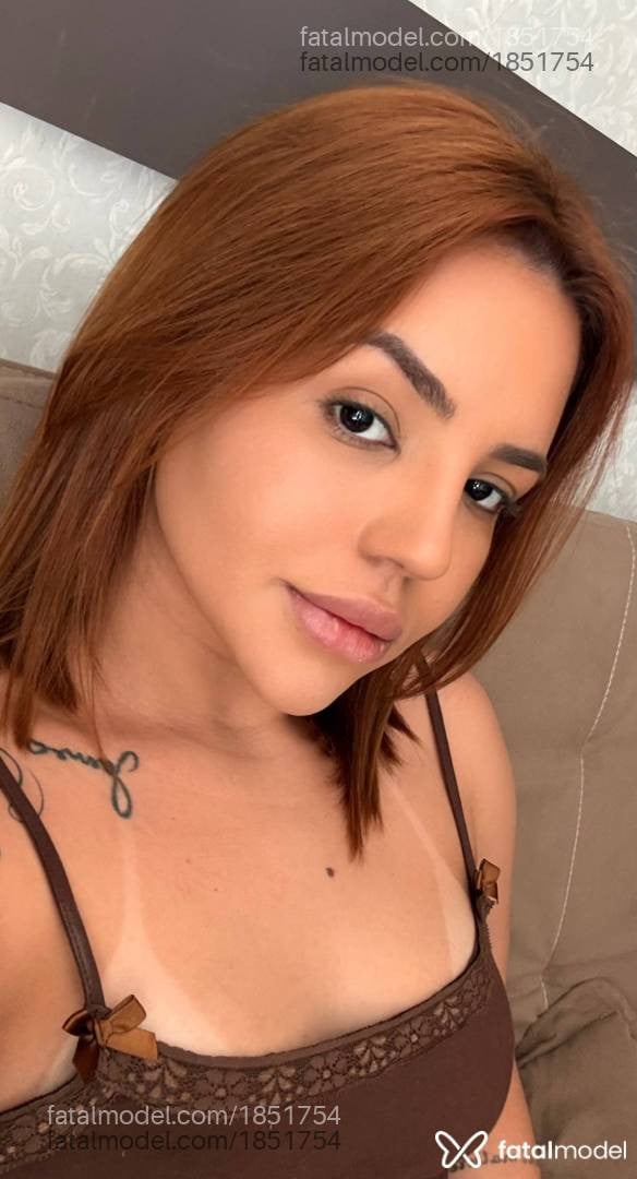 Acompanhante mulher ruiva (o) de olhos pretos - Kauany Bragança