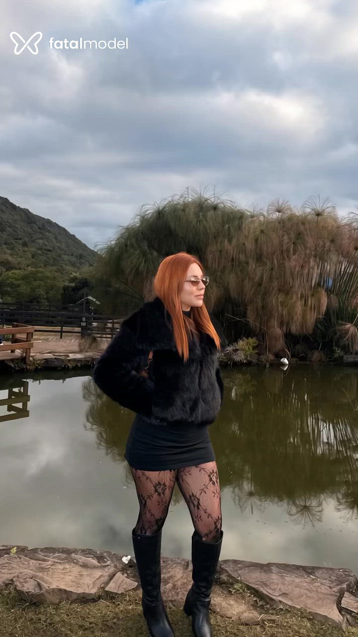 Acompanhante mulher ruiva (o) de olhos pretos - Kauany Bragança