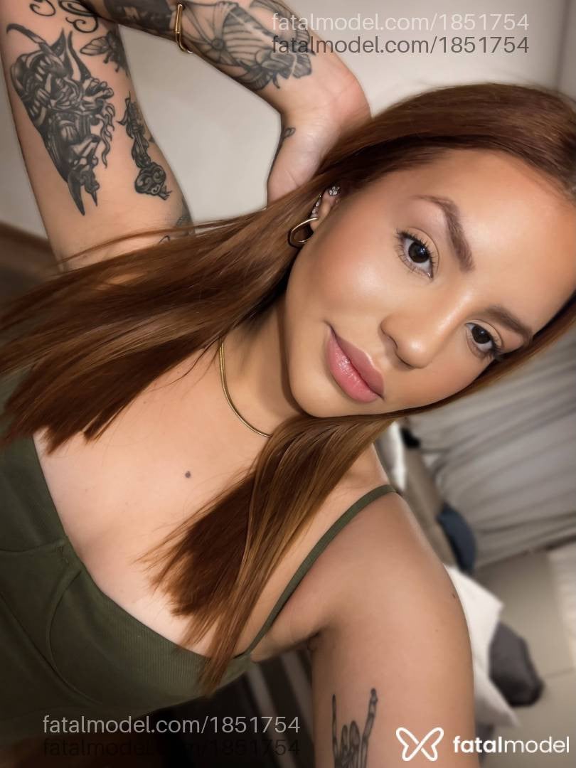 Acompanhante mulher ruiva (o) de olhos pretos - Kauany Bragança