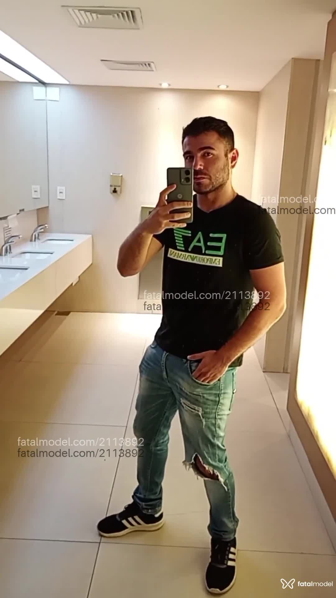 Acompanhante homem com cabelo castanho de olhos castanhos - Marcos Acompanhante homem com cabelo castanho de olhos castanhos - Marcos
