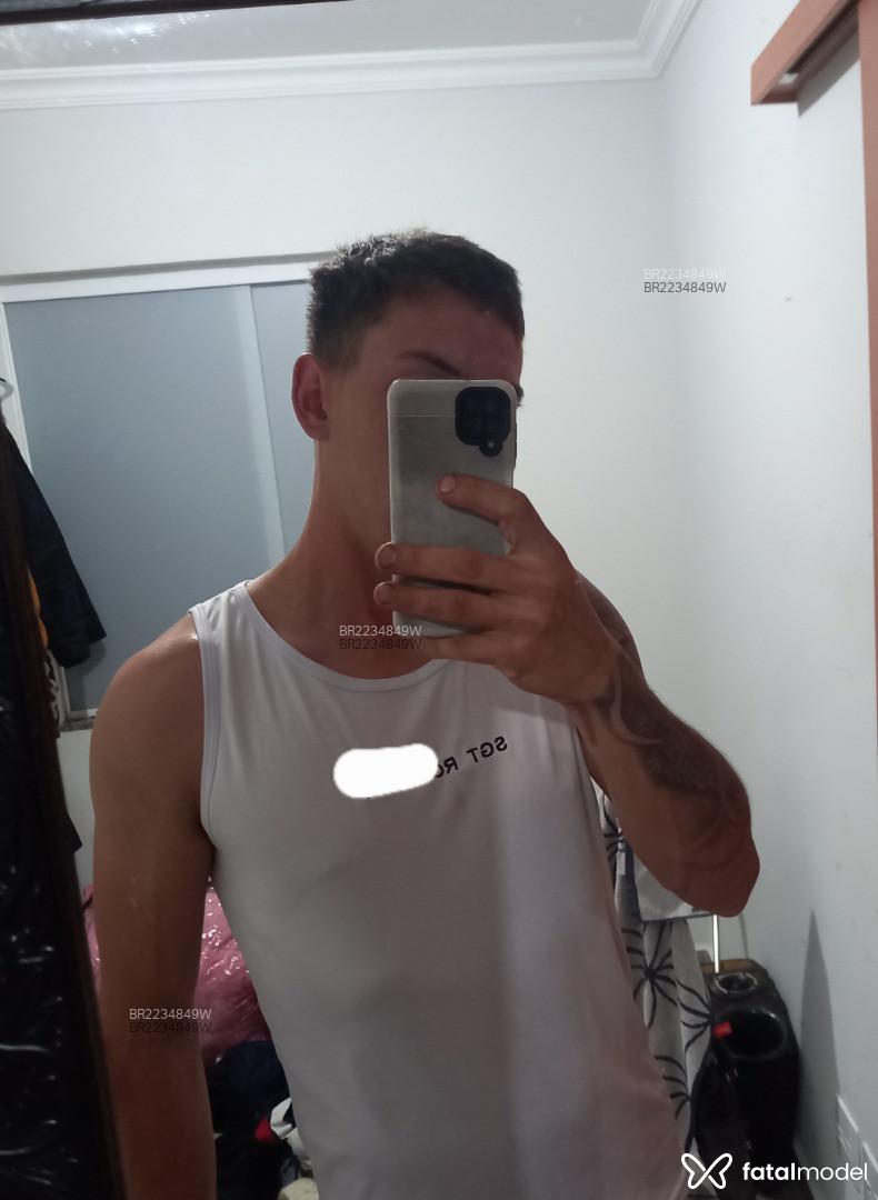 Acompanhante homem com cabelo castanho de olhos castanhos em Curitiba - Gabriel