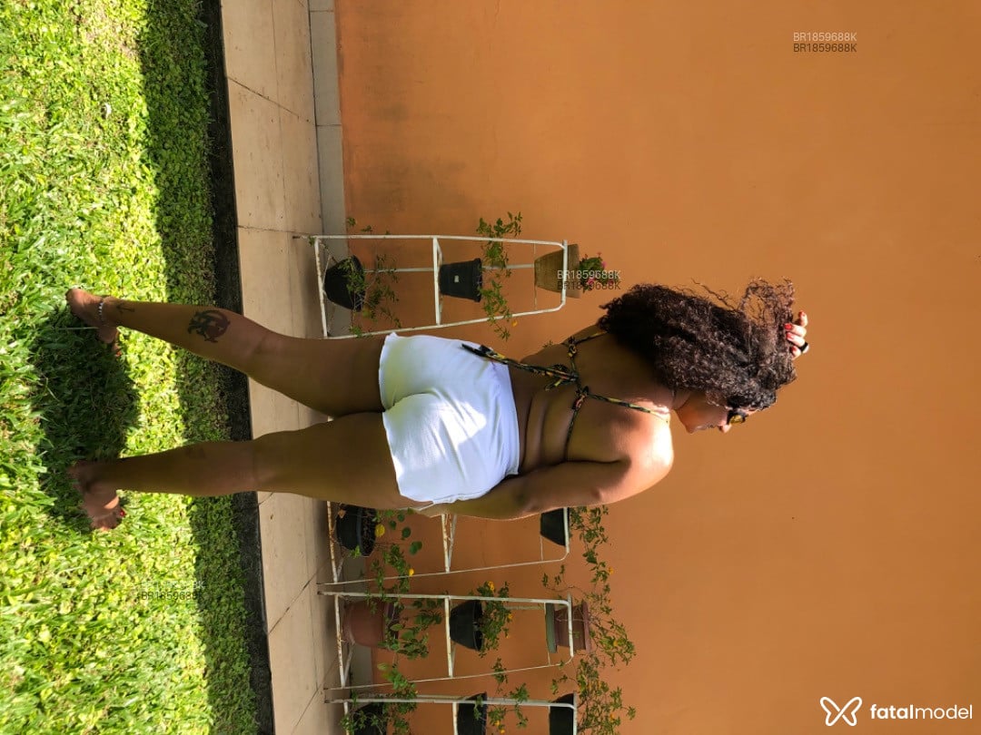 Acompanhante mulher com cabelo castanho de olhos castanhos em Rio de Janeiro - Sarah Carolline