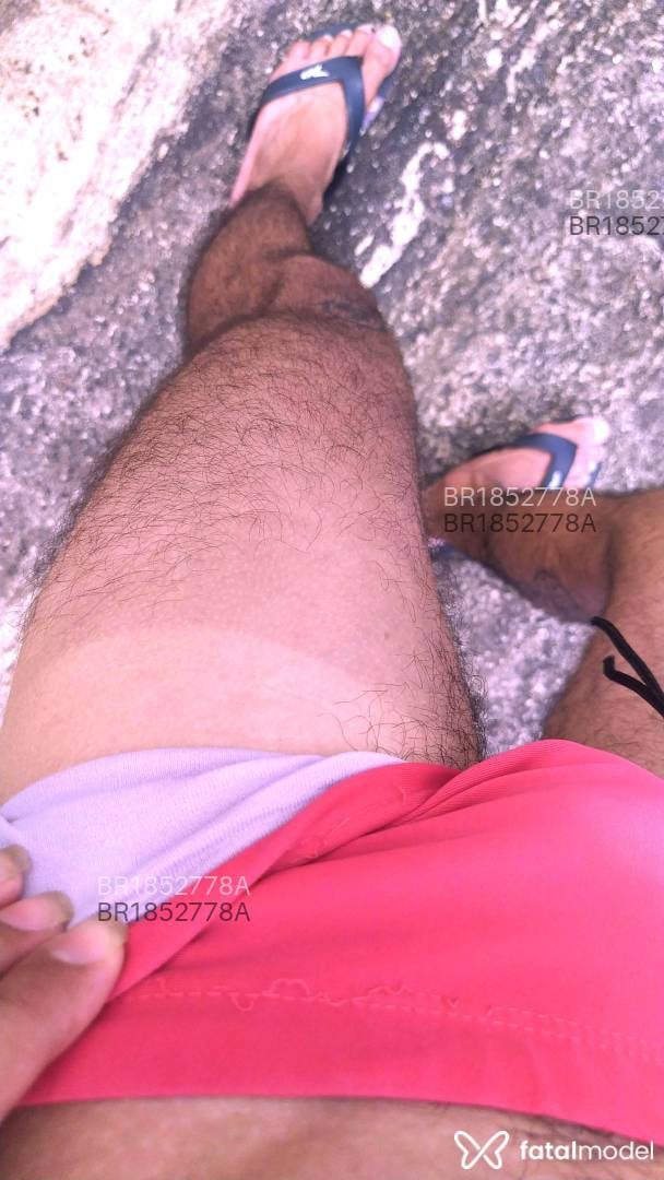 Acompanhante homem com cabelo castanho de olhos castanhos - jrtoy