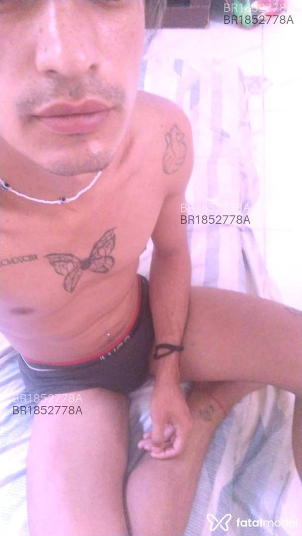 Acompanhante homem com cabelo castanho de olhos castanhos - jrtoy