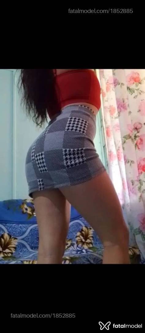 Acompanhante mulher com cabelo castanho de olhos mel - Beline Roseli