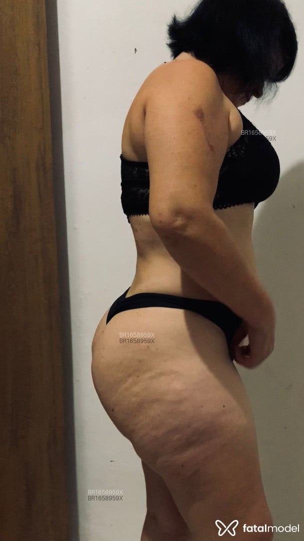 Acompanhante mulher morena (o) de olhos castanhos em Salvador - Lya Salvador