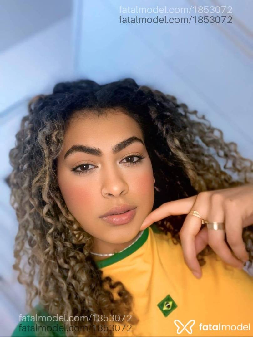 Acompanhante mulher loira (o) de olhos castanhos em Linhares - Beatriz