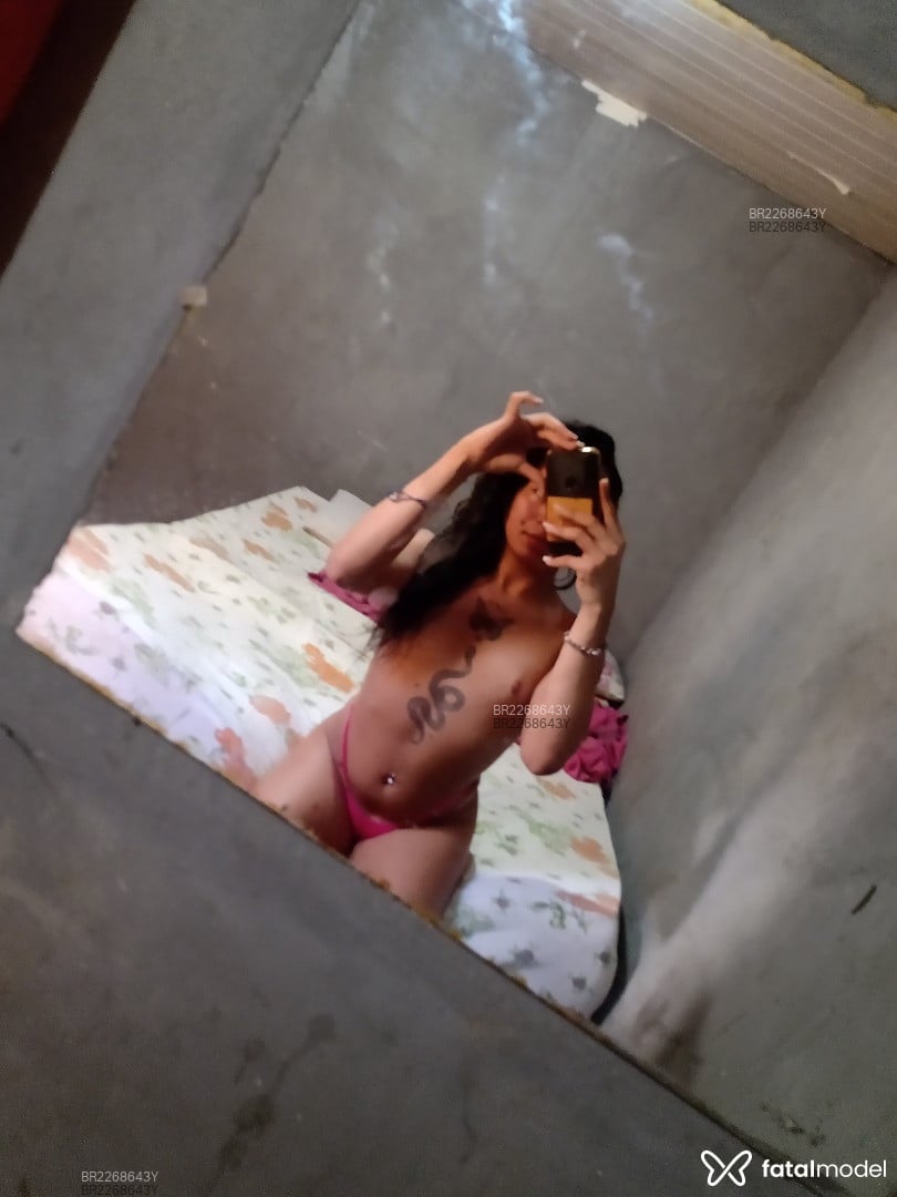 Acompanhante mulher trans morena (o) de olhos castanhos em Uberlândia - Lesska