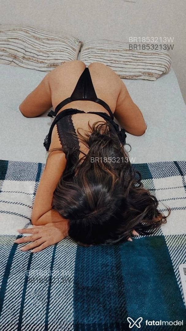 Acompanhante mulher com cabelo castanho de olhos castanhos em Luís Eduardo Magalhães - Valentina