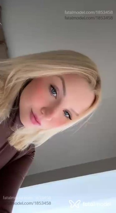 Acompanhante mulher loira (o) de olhos azuis em Virtual - Bella Lopez