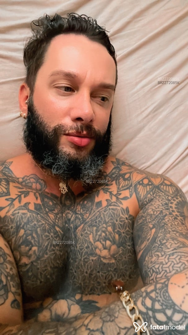 Acompanhante homem com cabelo castanho de olhos castanhos em São Paulo Acompanhante homem com cabelo castanho de olhos castanhos em São Paulo - Geovanni