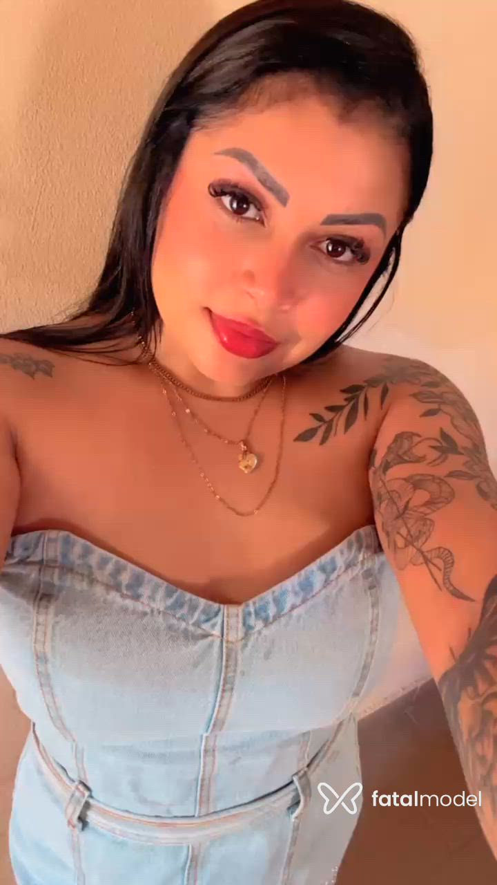 Acompanhante mulher morena (o) de olhos castanhos - Kaka Abravanell Acompanhante mulher morena (o) de olhos castanhos - Kaka Abravanell