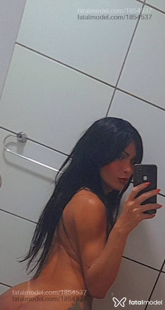 Acompanhante mulher trans morena (o) de olhos verdes em Jataí - Loren